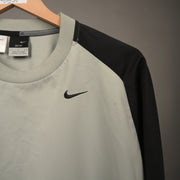 Nike sweatshirt ￼